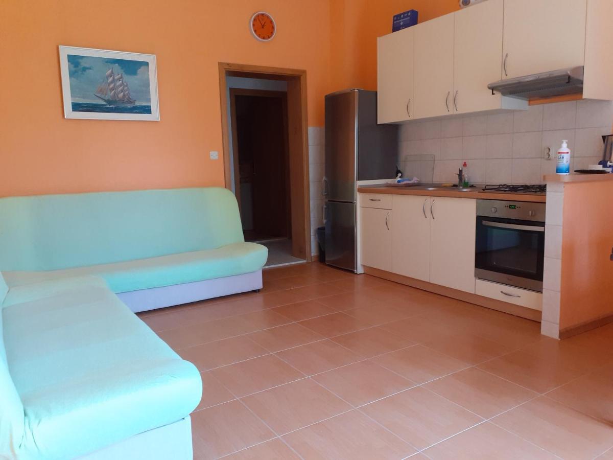 Apartments Vrisika-Family Apartment Makarska Esterno foto